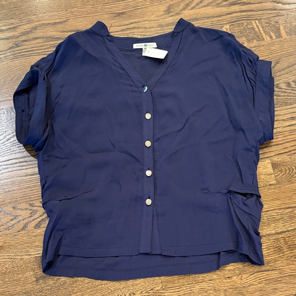 Velvet Heart NWT Chloe Navy V-Neck Button Front Short Sleeve Top, ruching, xS